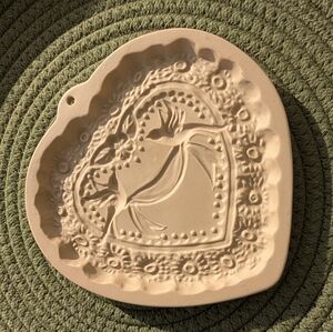 VINTAGE 1984 Brown Bag Cookie Mold HEART W/ DOVES